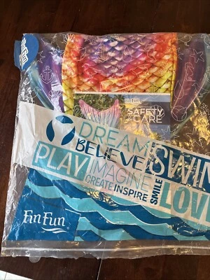 NUEVO "FIN FUN" Talla Juvenil Mediana Arrecife Arco Iris Cola de Sirena Niñas Foto 1 de 4
