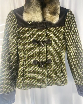 Chaqueta Benetton Vintage con Bolsillos y Cuello de Piel Sintética Extraíble Mujer Talla M Foto 1 de 4