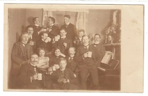Gesellschaft Feier Fest, Männer b. Bier trinken,funny friends Germany beer ~1910 - Bild 1 von 2