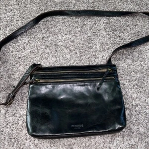 Margot 100% Leder Reißverschluss Umhängetasche mehrere Taschen dunkelbraun - Bild 1 von 7