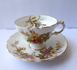 Rosina Fine Bone China - England - Floral Cup & Saucer Gold Edge - 4867 - Picture 1 of 4