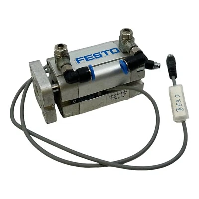 Festo ADVUL-25-30-P-A Cilindro Compacto 156871 Ø25 Mm 1...10Bar Doble Efecto M5 - Imagen 1 de 4