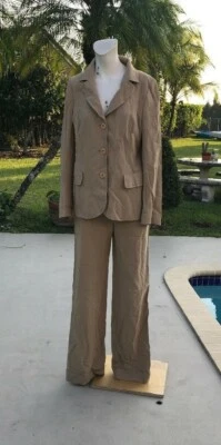 VALENTINO BEIGE 3 BUTTON FRONT JACKET PANT SUIT Sz 10 NWT $1590.00 MADE IN ITALY - Image 1 of 4