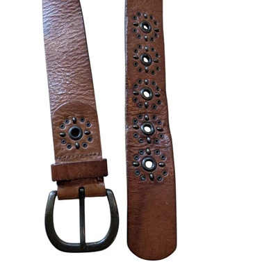 Cinturón de cuero marrón con tachuelas florales en relieve fósil talla M (32-36”) Western Boho Foto 1 de 4