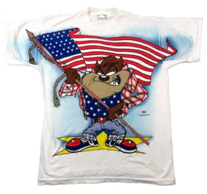 Bandera Americana Looney Tunes Taz AOP EE. UU. Patriota Puntada Única Raro De Colección Años 90 Talla XL - Imagen 1 de 9