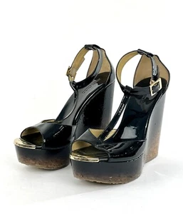 Jimmy Choo Lackleder Keilabsatz Plateau T-Riemen Sandalen in schwarz Größe 39,5/9 - Bild 1 von 12