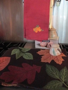 Fall Harvest Appliqued Pumpkins Set~ Hand Towels~4 Placemats & Oneida S/P Set  - Picture 1 of 9