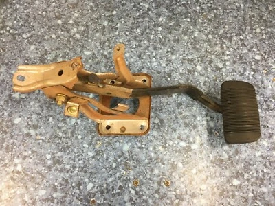 1989 Toyota Supra Turbo - Brake Pedal and Bracketry — 第 1/4 张图片