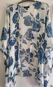 Ladies Karen Kane Blue & White Floral Floaty Kimono Beach Cover Up M/L BNWOTs - Picture 1 of 7