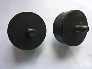 ROVER P5B. Engine mountings. New. One pair. Part no 555494. - Picture 1 of 2