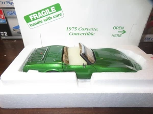 Danbury Mint 1975 Chevy Corvette Convertible 1/24 - Picture 1 of 4