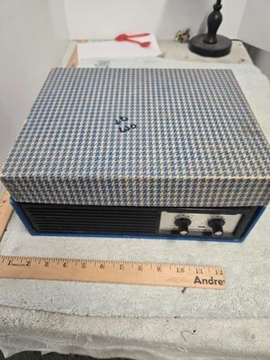 vintage emerson record player, undated untested parts only - Image 1 of 4