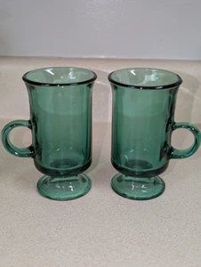 2 Vintage Anchor Hocking Smaragdgrün Glas Becher Irish Coffee / Egg Nog - Bild 1 von 5
