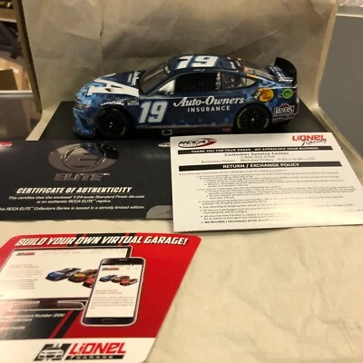 Martin Truex Jr. #19 Auto-Owners Insurance2022 Camry ELITE 62 D 100 C182222AOIMT - Immagine 1 di 4