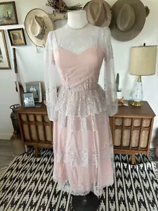 Vintage 80s Union Made Light Pink Midi Lace Victorian Cottagecore Dress Size 6 - Picture 1 of 10