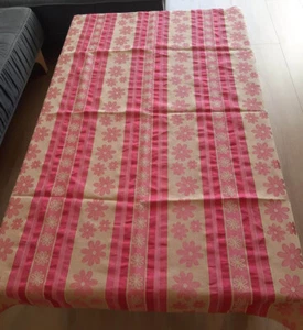 Lovley Quadratische Tischdecke 70% Baumwolle 30% Polyester Größe 145 cm X 118 cm - Bild 1 von 3