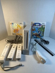 Wii Console With Stand, 3 Controllers, Accessories 2 Games Bundle Amazing! - Picture 1 of 11