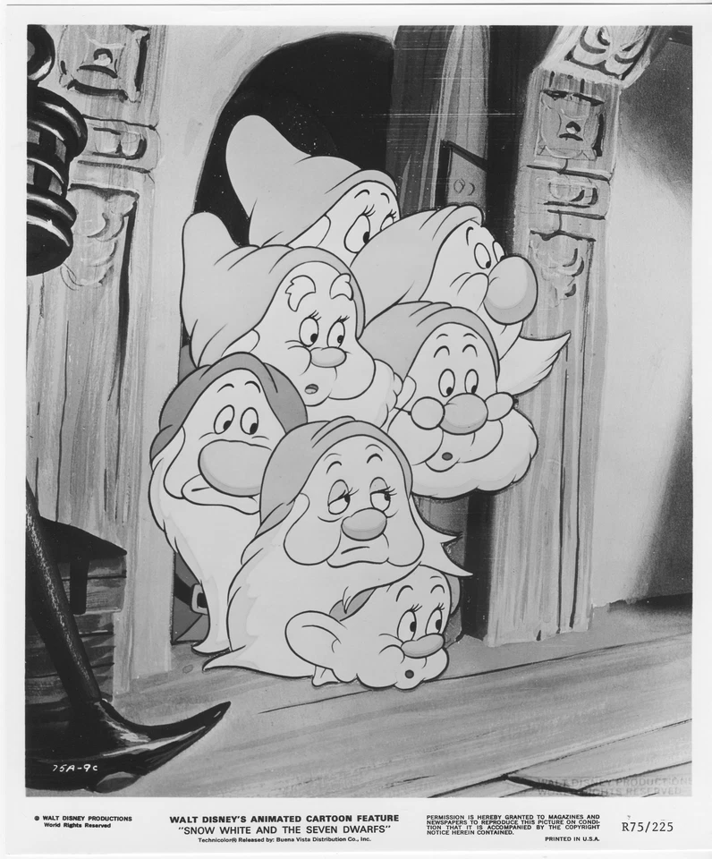 BLANCANIEVES Y LOS SIETE ENANOS foto original del lobby publicidad de Disney en blanco y negro Foto 1 de 1