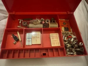 Vintage old Bernina Sewing machine Attachments/Accessories and Case - Foto 1 di 5