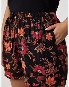 Torrid Size 3 Pull On Shorts Lightweight Floral Black Drawstring Women’s 3X - Picture 1 of 7