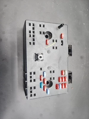Unidad de relé de caja de fusibles Saturn VUE 2004-2007 15774918 módulo 03 5I2 X17-936 Foto 1 de 4