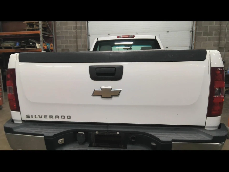 Used Tailgate fits: 2008 Chevrolet Silverado 2500 pickup w/o locking tailgate Gr - Image 1 of 4