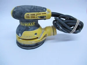  Lijadora de órbita aleatoria de velocidad variable DeWALT DWE6423 5" GP3114426 - Imagen 1 de 5