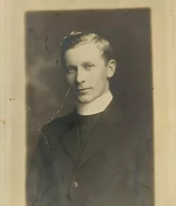 Vintage Cabinet Card Photo 1890 to 1920s Portrait Historical Antique - Picture 1 of 3