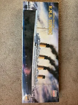 RMS TITANIC Academy Minicraft 1/350th Scale Model Kit #1405  Opened - Image 1 of 4