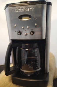 CUISINART PROGRAMMABLE COFFEE MAKER WITH CLASSICAL 12-CUP CARAFE DCC-1200 - NICE - Picture 1 of 15