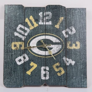 Green Bay Packers Wall Clock 16" Vintage Plank Fence NFL Licensed Battery Power - Picture 1 of 11