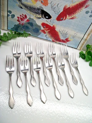 11  Oneida 1881 Rogers TWILIGHT Satin Style Stainless Steel  Salad Dessert Forks - Image 1 of 4