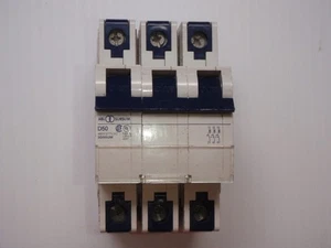Disyuntor de 3 polos 50A carril DIN ABL Sursum D50 3D50UM 480Y/277V AC - EE. UU. - Imagen 1 de 5