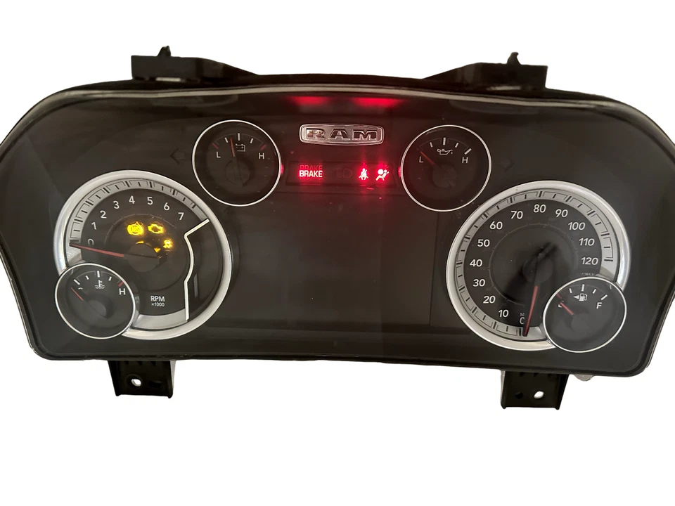 Cuadro de instrumentos velocímetro 2019 2020 Dodge RAM 1500 indicadores de gasolina 57.750 millas Foto 1 de 3