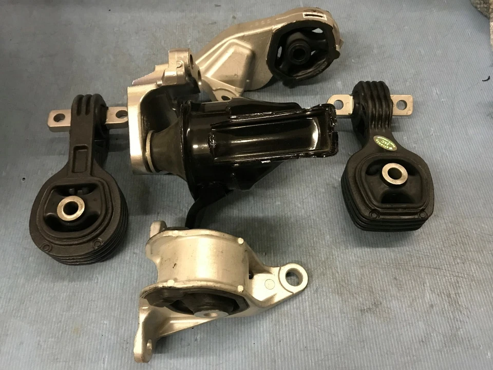 Montaje de motor hidráulico completo y montaje de transmisión 5 piezas para Honda CR-V 2015-2016 2,4 L Foto 1 de 1