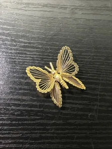 Vintage Monet Gold Tone Stylized Wire Butterfly Brooch - Picture 1 of 7