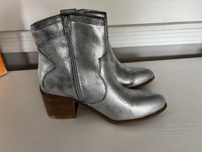 Botines de Vaquero Dirty Laundry Unite Metálicos Punta Redonda con Cremallera para Mujer Plateados 8 Foto 1 de 4