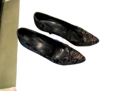 Bruno Magli black brocade shoes, heels, sz. 9AA - Image 1 of 4