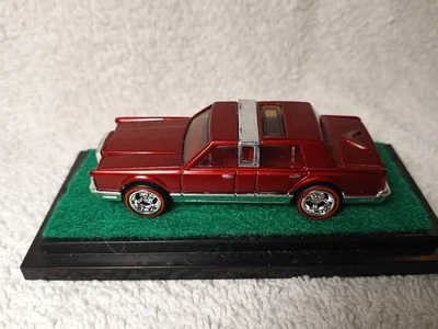 SÚPER/CAMBIO DE RUEDAS HECHO A MEDIDA-CAJA DE CERILLAS LINCOLN TOWN CAR CON PILOTOS REALES REDLINE- Foto 1 de 4