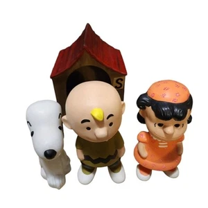 Vintage Peanuts Charlie Brown Lucy Snoopy Figurine Set With Dog House Ceramic - Picture 1 of 16