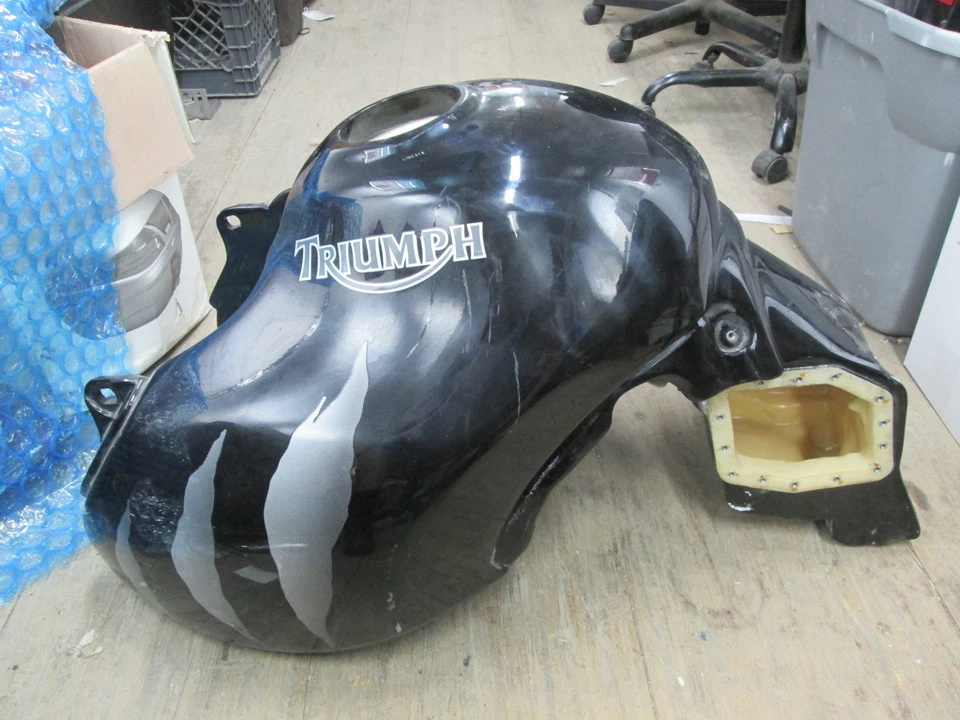 Triumph Acerbis Petrol 燃气油箱 2001 2002 2003 Tiger 955 2402465 T2402480PG — 第 1/1 张图片