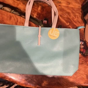 Tote Bag -Urban Energy Crosstown – Teal with tan handles NWT - Picture 1 of 6