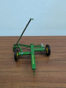 1/16 Ertl Vintage John Deere Sickle Bar Mower Tractor Implement - Picture 1 of 4