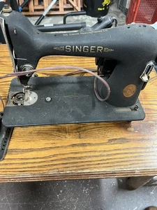 Vintage Singer Sewing Machine Table Top Model With Knee Petal Tested Motor Works - Picture 1 of 10