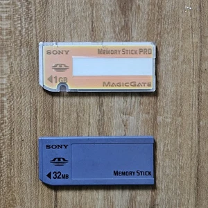Set of 2 Sony Memory Sticks 32MB X 1GB IRIDESCENT MAGICGATE MSX-1G RARE - Picture 1 of 9