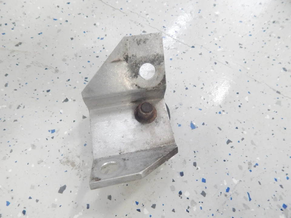 Arctic Cat Snowmobile 1998-2005 ZR ZL 500 600 Suporte de Motor Traseiro Esquerdo - 0708-120 - Imagem 1 de 1