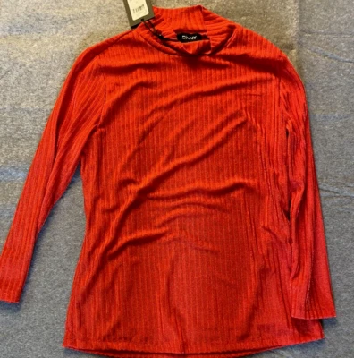Suéter para mujer DKNY con cuello alto manga larga rojo mediano acanalado Foto 1 de 4