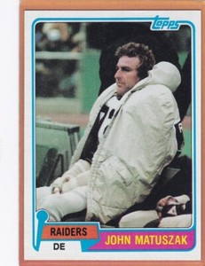 1981 TOPPS FOOTBALL JOHN MATUSZAK #255 RAIDERS NMMT *98800