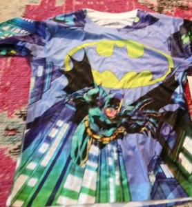 NEW NWOT Batman boys S 6/7 polyester tee shirt Batman Super Hero blue in city - Picture 1 of 3