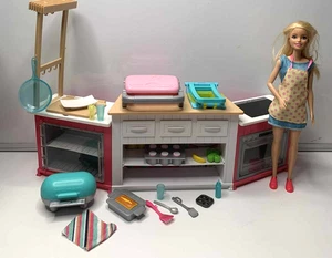 Barbie chef play kitchen set food pans etc Mattel  (R4) - Picture 1 of 11